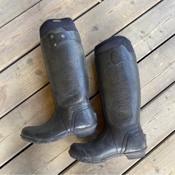 BOGS Tall Rubber Boots - Picture 5 of 10